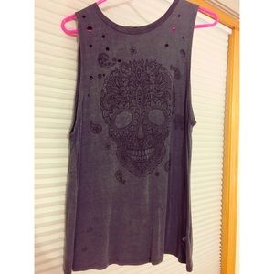 Women’s long skull tank